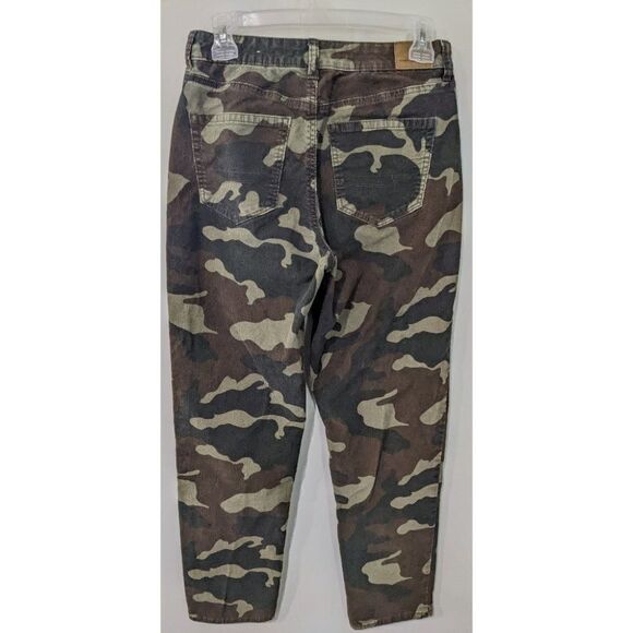 American eagle | Corduroy Mom Jeans in Camo - Picture 3 of 7